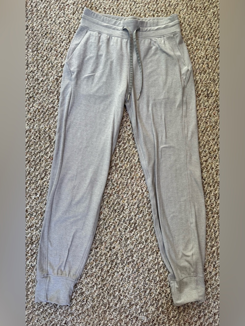 Lululemon joggers size 6